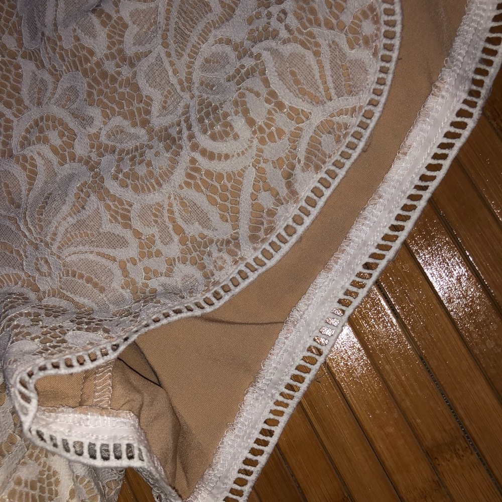 Missguided Floral Lace Shorts - Picture 4 of 5